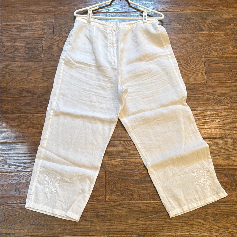Jordan Cream Capris with Floral Detail